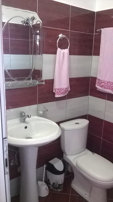 Apartaments Sara Ksamil Esterno foto