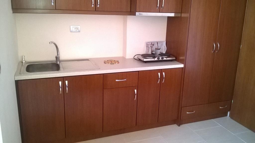 Apartaments Sara Ksamil Esterno foto