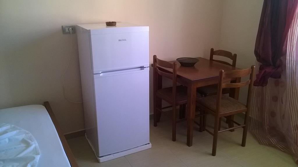 Apartaments Sara Ksamil Esterno foto
